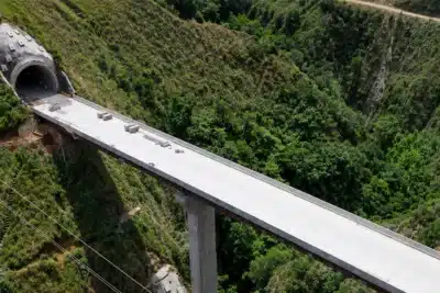 Túnel de 10 kilómetros: el más largo de América Latina Imagen que representa y simboliza y refuerza el contenido de la noticia: Túnel de 10 kilómetros: el más largo de América Latina