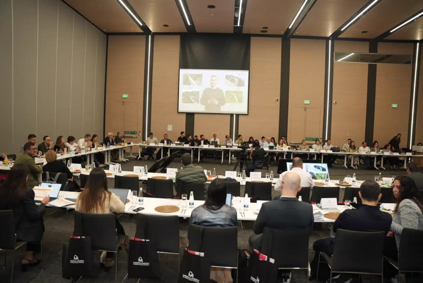 Agenda estratégica de Antioquia 2026-2030 con empresarios y congresistas