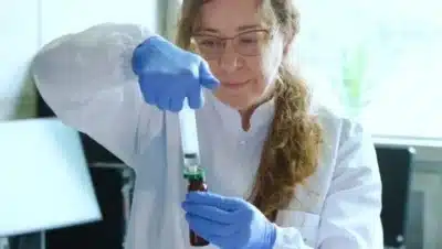 Ainhoa Rubio Clemente, profesora de la UdeA en Urabá, premio L’Oréal-Unesco 2026